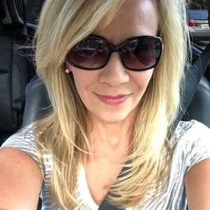 Meet your Posher, Annette